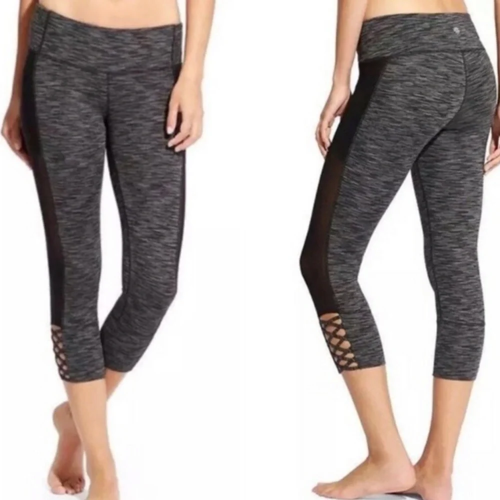 NWT ATHLETA MIND OVER MAT CAPRI LEGGINGS - SIZE SM - Picture 1 of 8